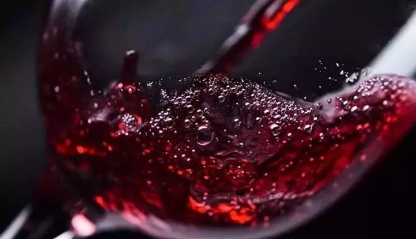 红酒怎么喝起来好涩,红酒口感涩的好还是不涩的好