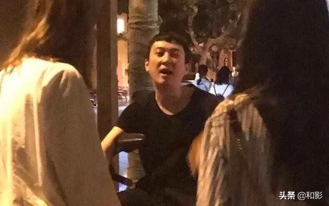 谢霆锋、谭维维、朴树、韩寒，这年头，明星也有骑电动车的情怀