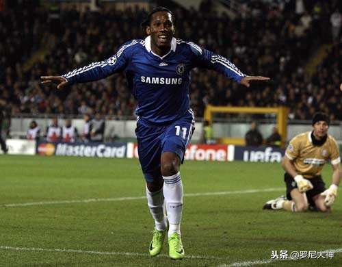 绿茵场上的庆祝动作,绿茵场上庆祝动作