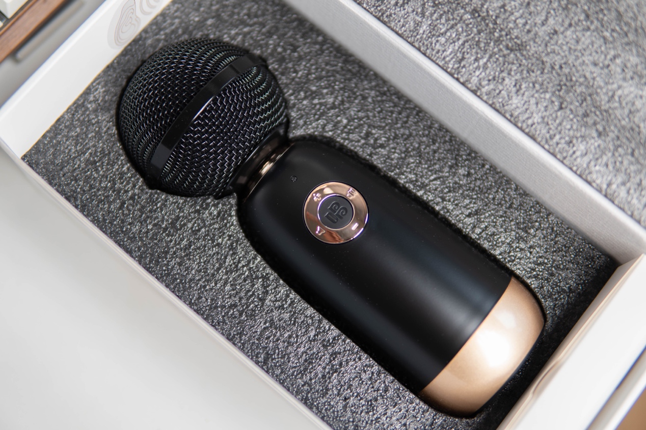 宅家也是K歌之王，唱吧精灵麦克风Q3，你的百万调音师