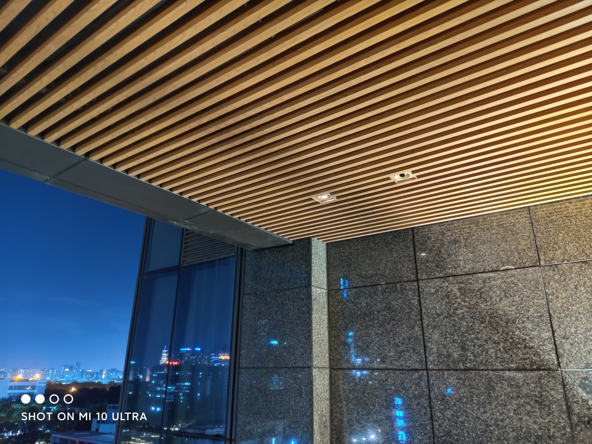 小米10至尊纪念版和华为p40pro+,小米10至尊纪念版对比华为mate40