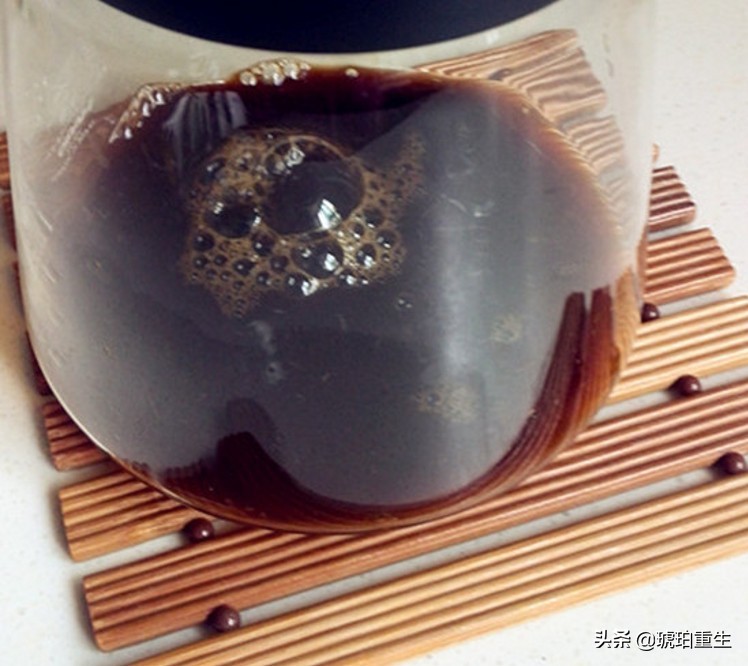 发现一款好吃的焦糖饼干搭配牛奶,奶油山核桃饼干