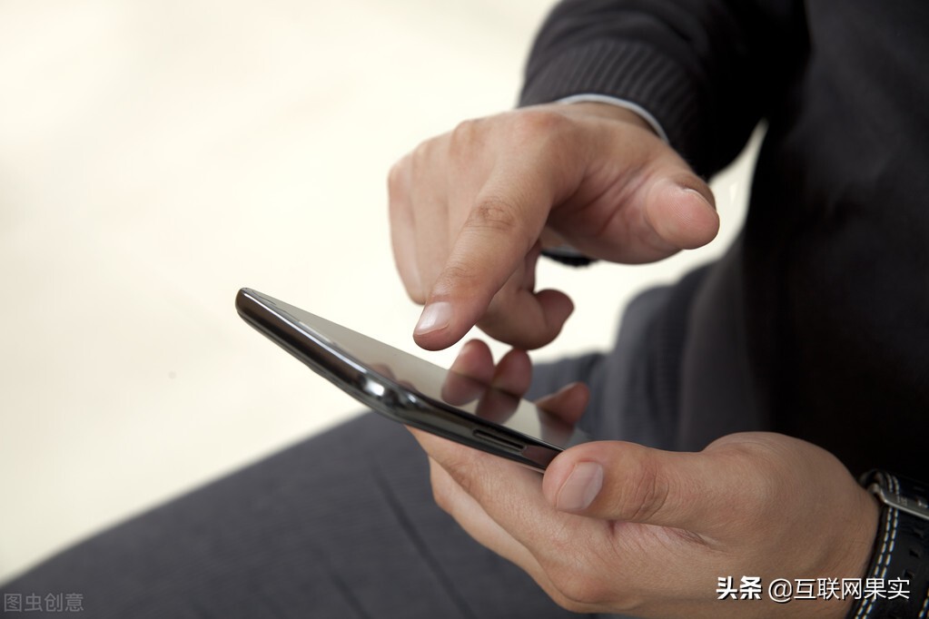 偷看“成人网站”没人知道？手机出现这3种情况，你可能已经中招