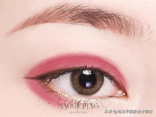 眼妆小技巧让你画出适合你的眼妆,眼妆教程手把手教你画眼妆