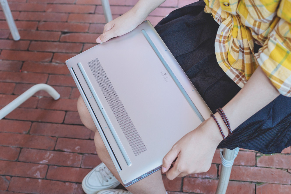 光荣16.1寸笔记本有多大,光荣16.1寸笔记本入门