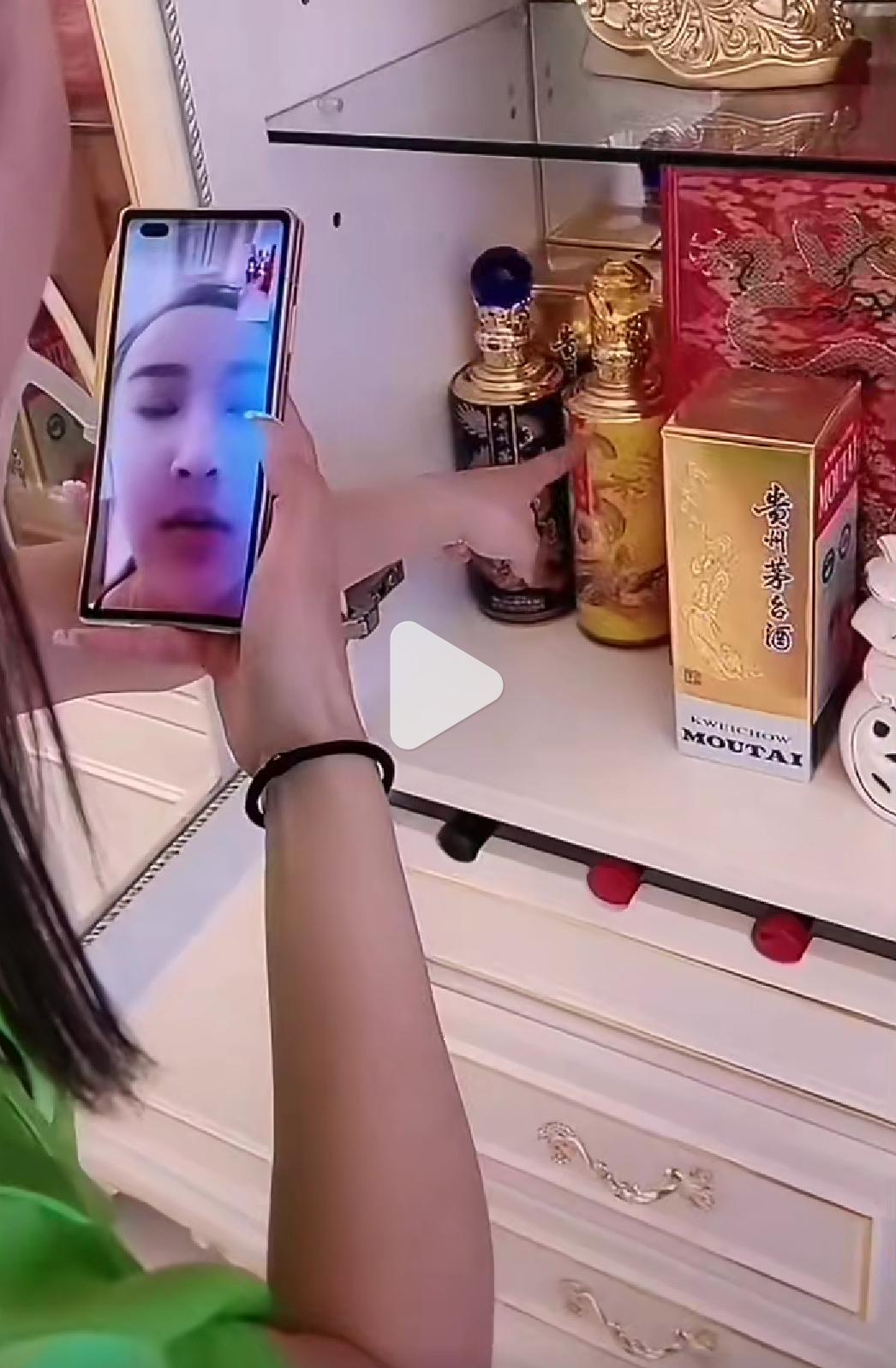 二驴炫富网红事件,二驴冰箱炫富视频