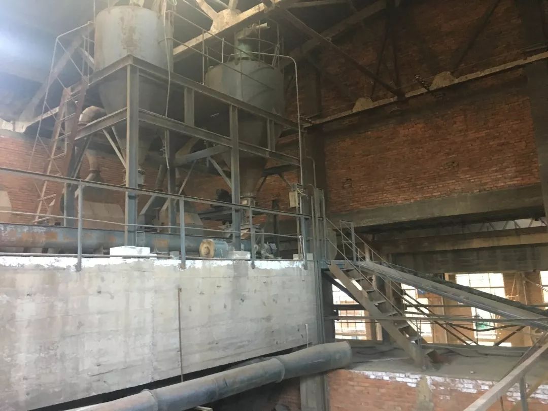 爆改废弃工厂，看三个姑娘如何施展植物魔法