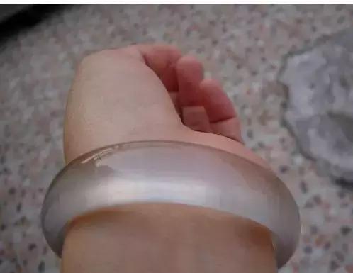 易于和陨石混淆的石头,容易混淆的玉石