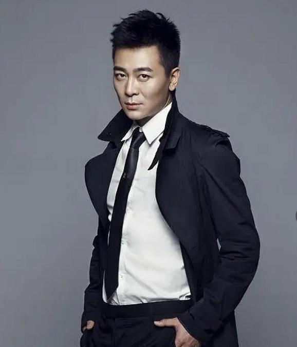 明星撞脸不可怕性别不同就尴尬,意想不到的明星撞脸