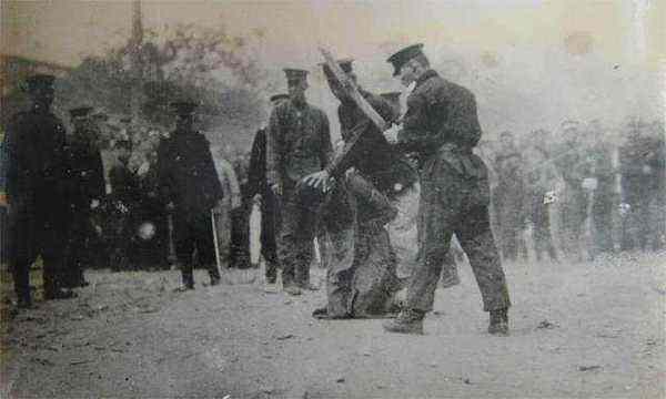 晚清最美女人被扔枯井淹死，死后墓被盗，拍成电影传说吓死大学生