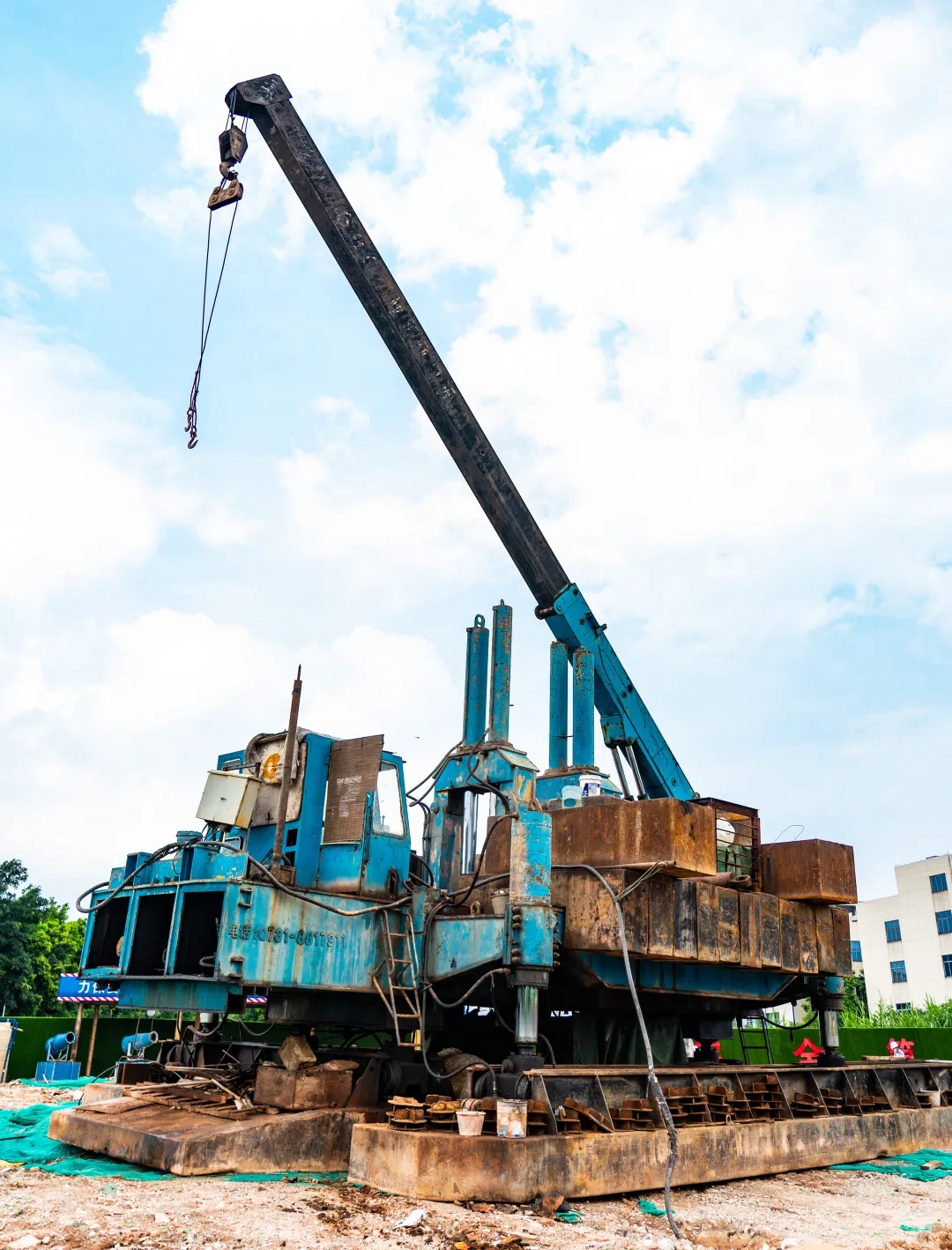 山河智能静力压桩机产品具体介绍,山河智能履带式压桩机