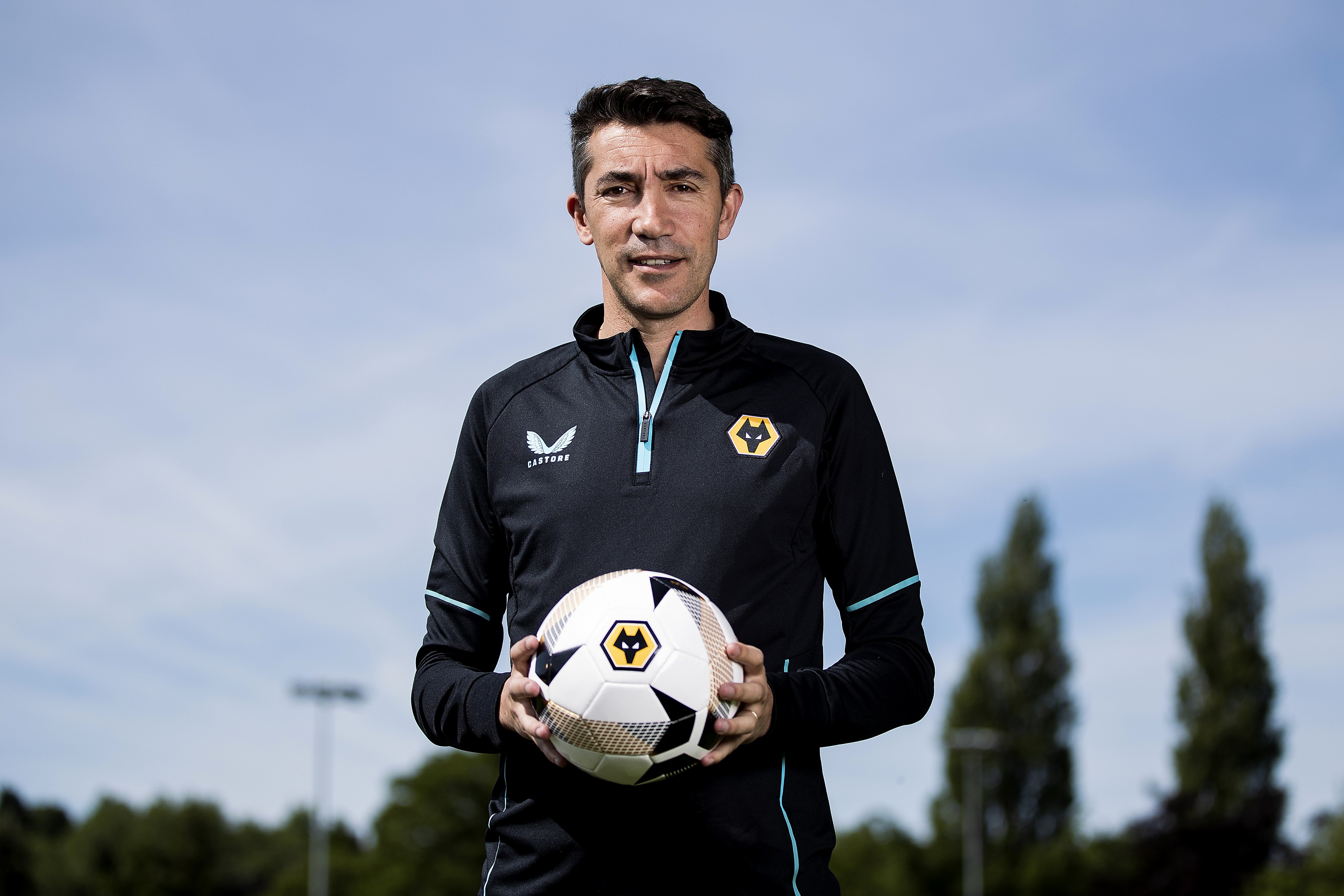 狼队主教练布鲁诺拉热谈c罗,葡萄牙采访路人喜欢足球员