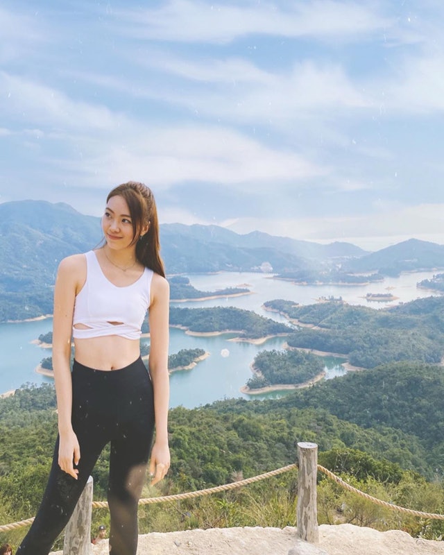 杨咏彤照片,落选港姐杨咏桐爬山照