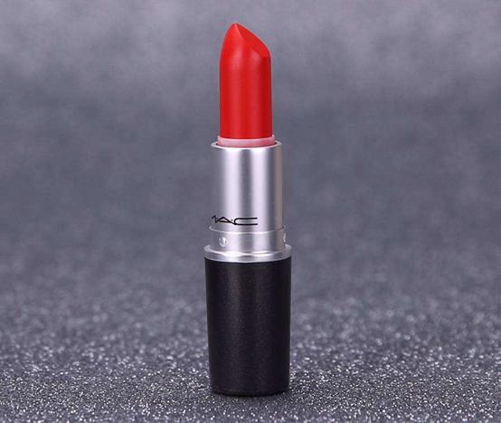 男朋友情人节送化妆品小样,男友买的情人节礼物口红是假的