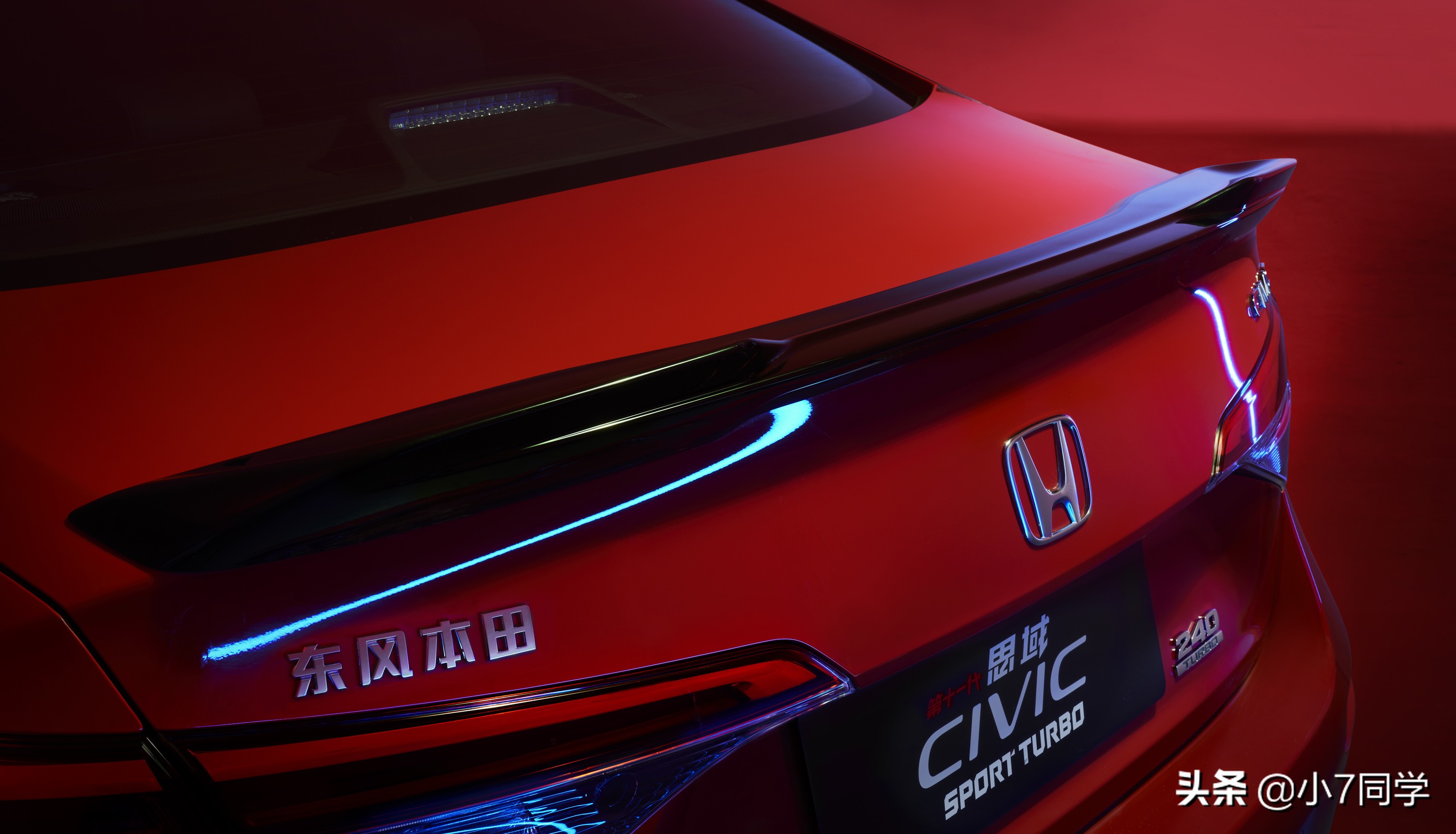 2019款本田思域终于现身颜值更高,本田全新第十一代思域价格