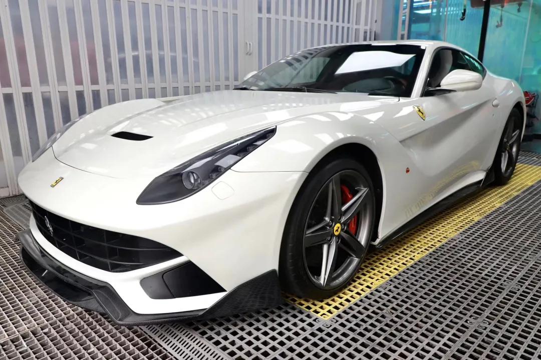 贴膜镀晶隐形车衣有什么不一样,隐形车衣漆面保护膜有必要贴吗