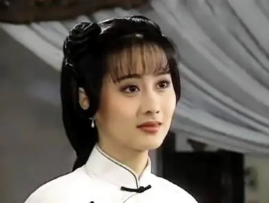 她是最美琼瑶女郎嫁百亿富商,44岁琼瑶女郎离婚