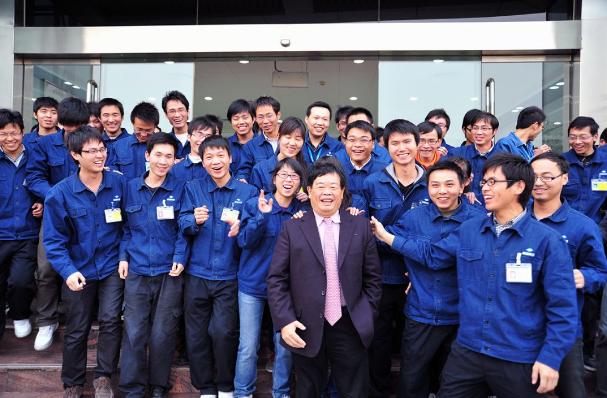 玻璃大王曹德旺谈和妻子离婚,玻璃大王曹德旺欲娶红颜知己现状