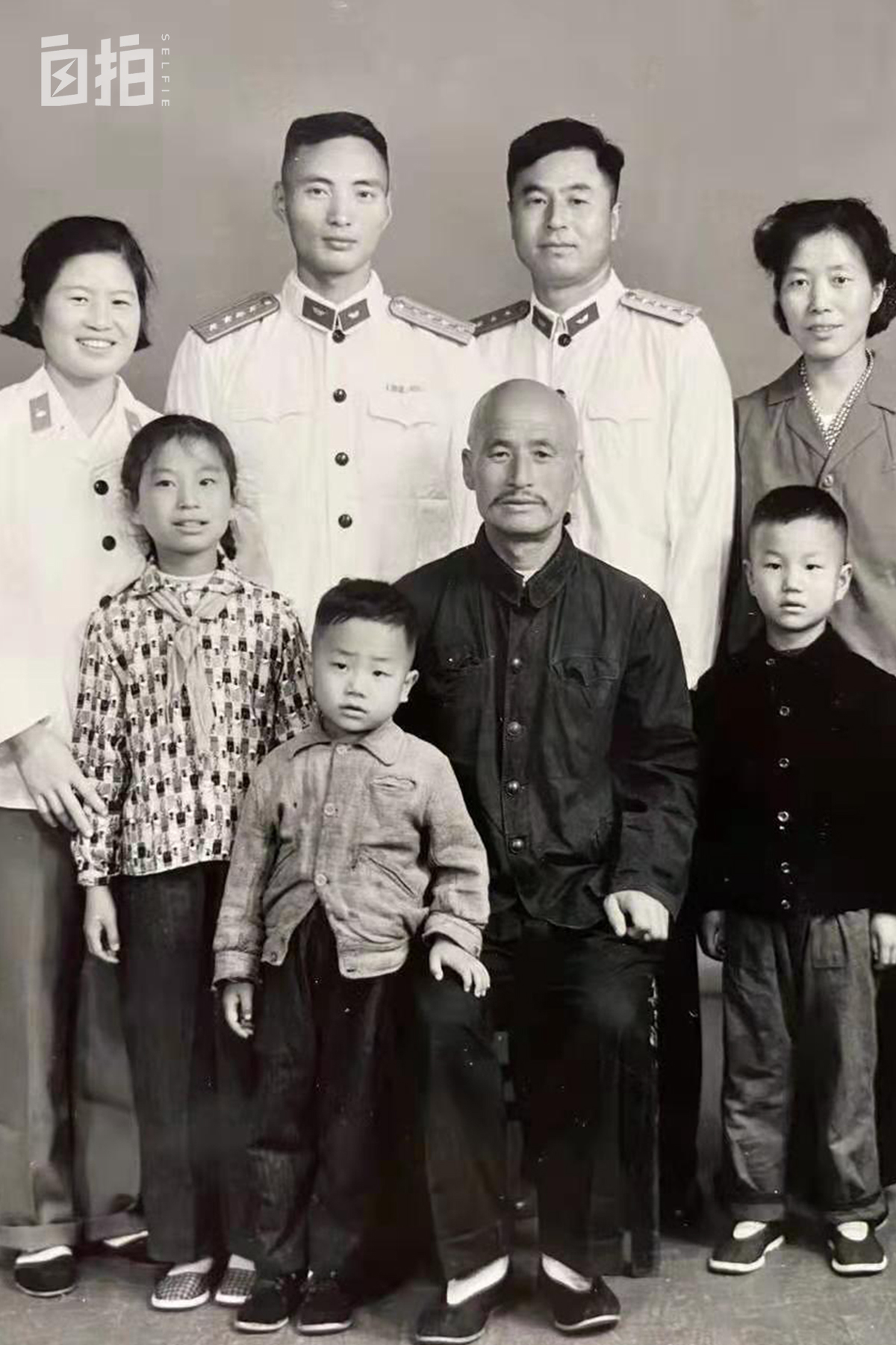 我，部队大院长大，17岁成省队运动员，参加过奥运会，做过主持人