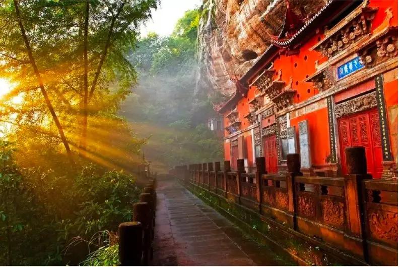 齐云山沉浸式复古游圈粉游客,五一旅游齐云山