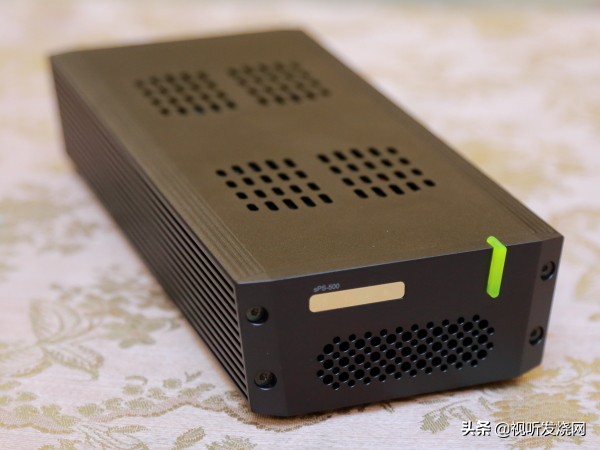 网络串流*放播**的救星：上峰音响试听SOtMsNH-10G网络交换器