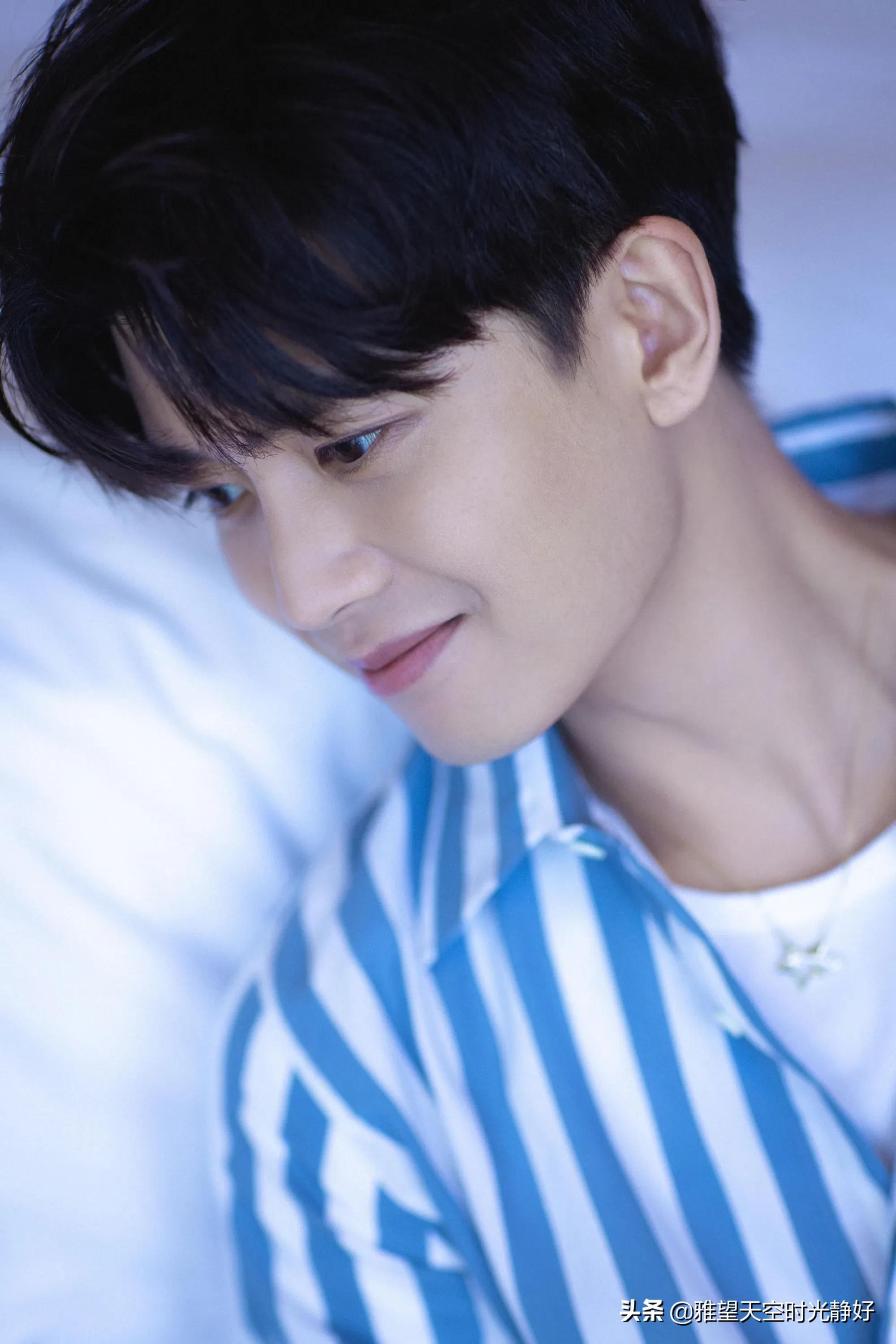盘点国内男明星完美侧颜，谁才是你心中360度无死角完*男美**神呢？