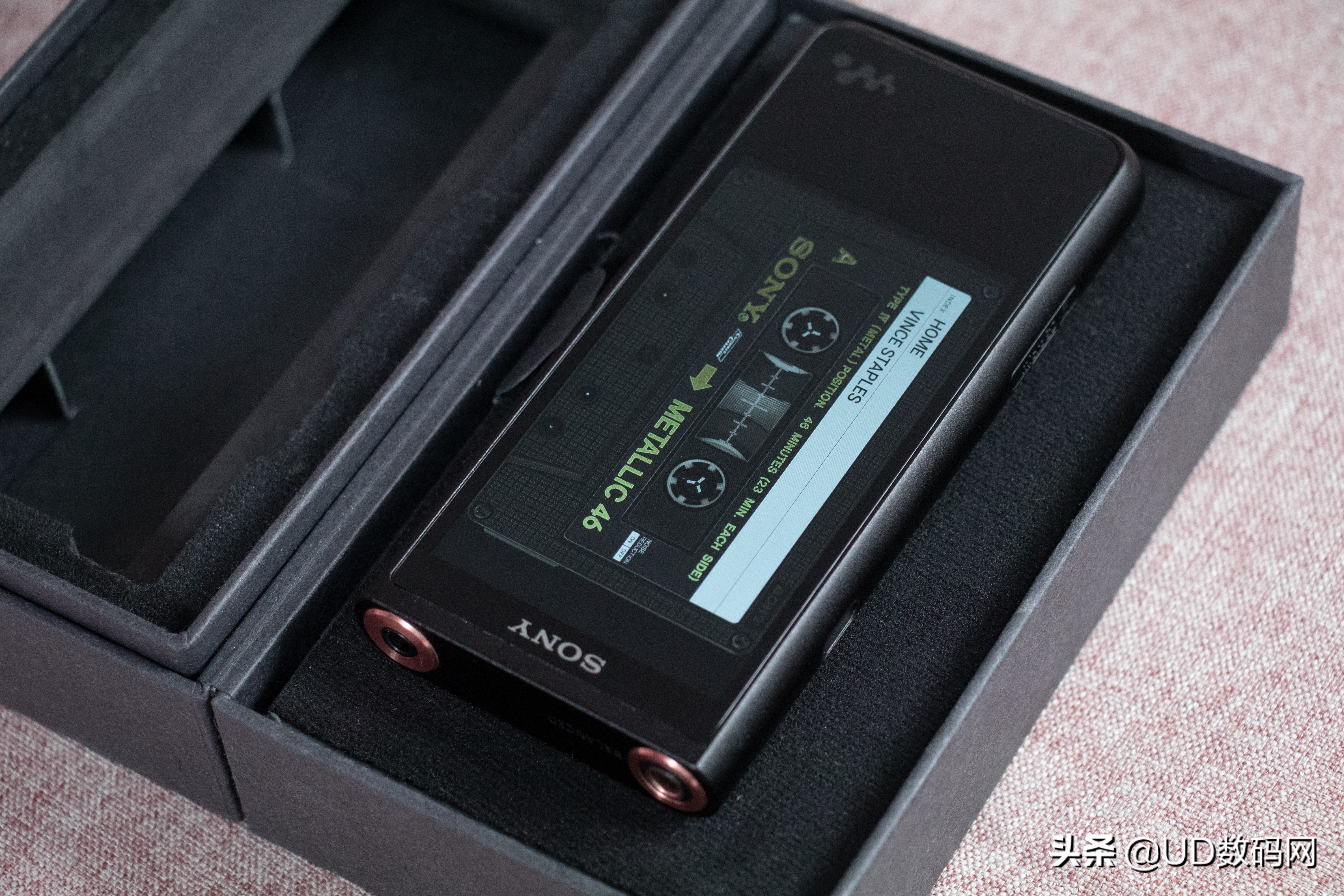 听一首好听的歌曲也是美的享用,听一首好的歌曲能让你的心情愉悦