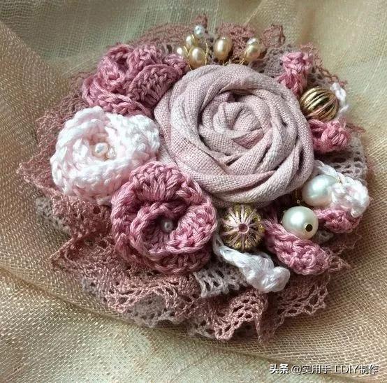 布艺玫瑰花的作品,花朵布艺作品