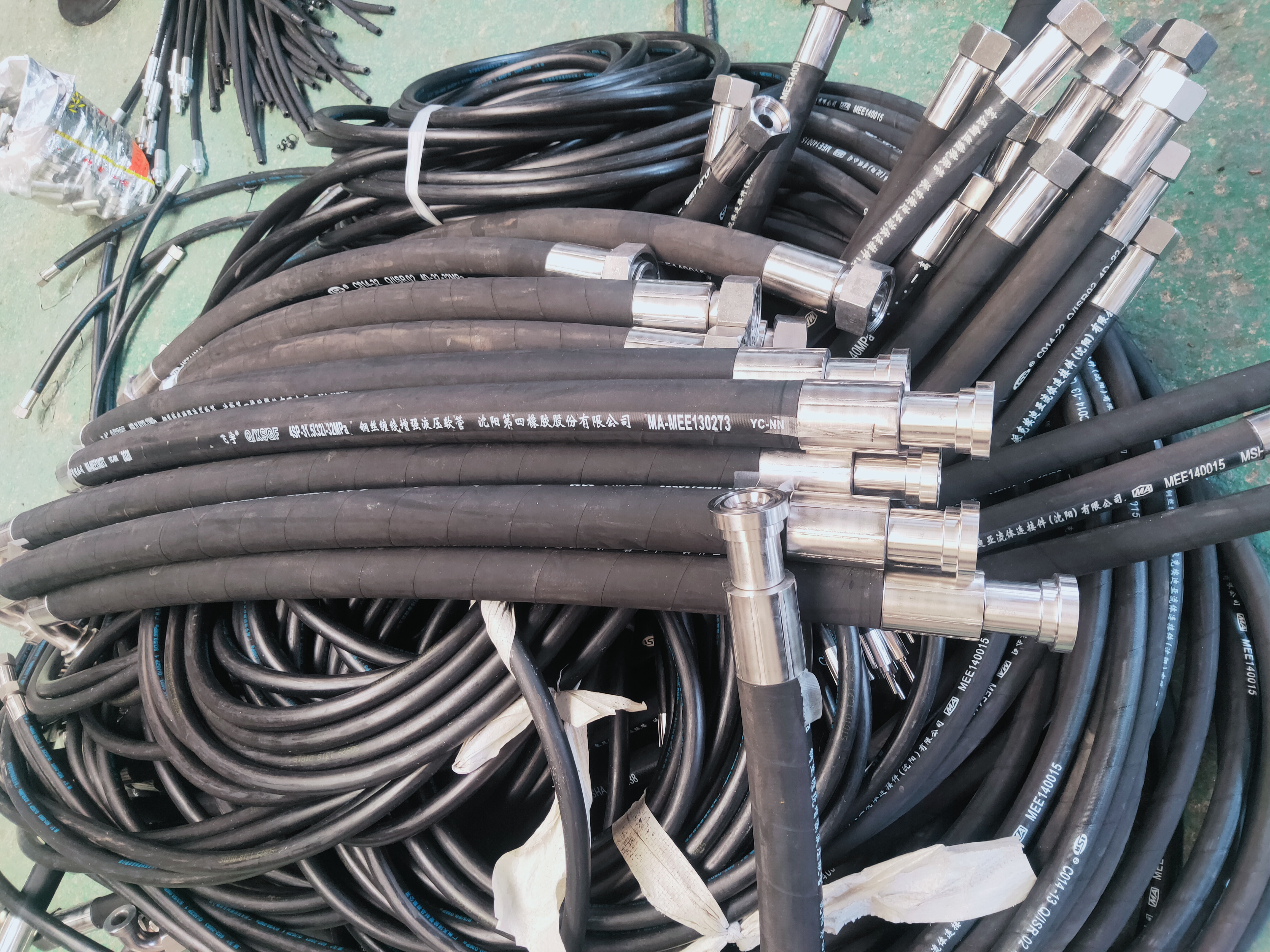 液压管件高压胶管,液压设备高压软管