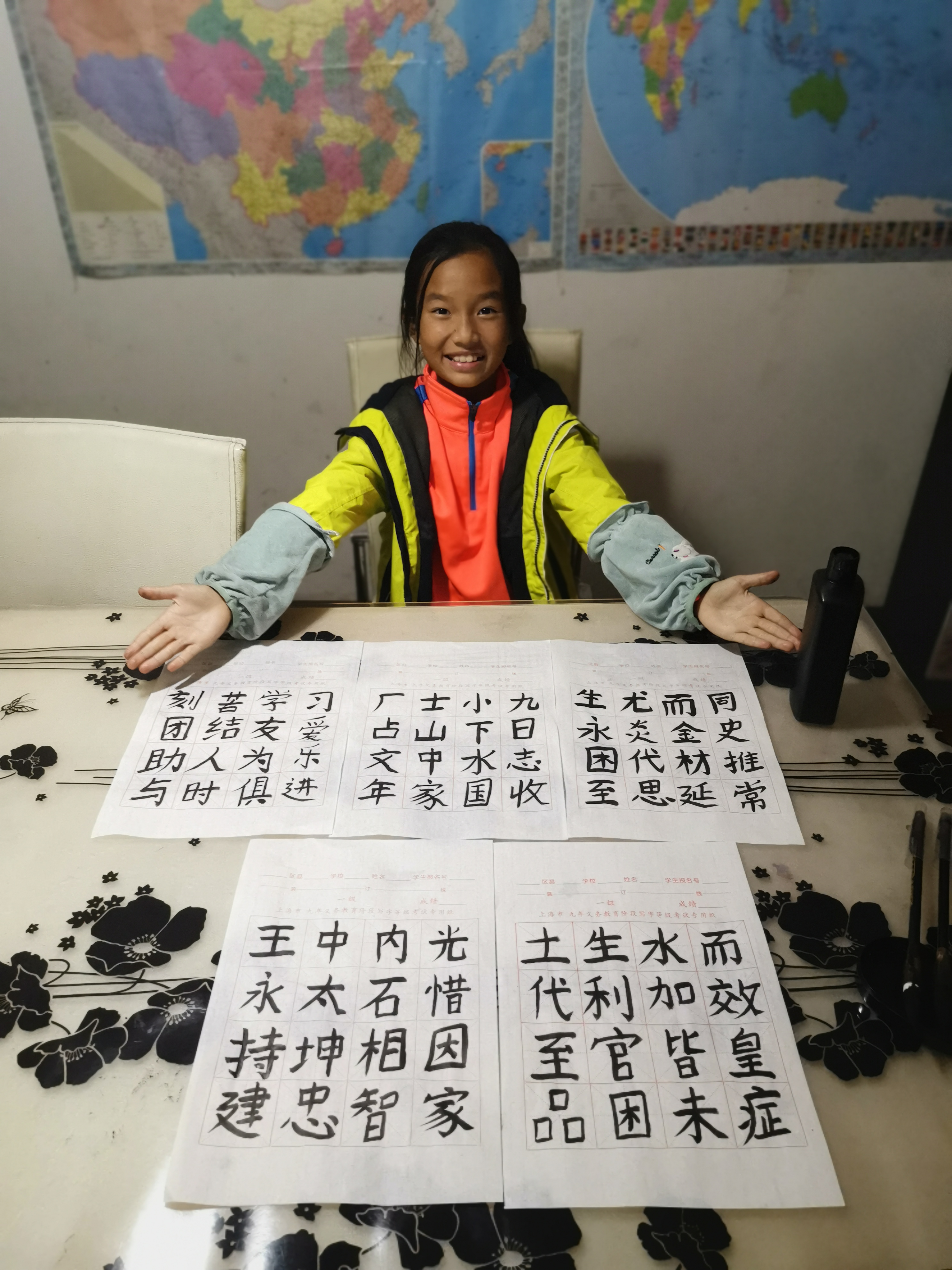 全家劝生三胎但孕妇不想要,两个女儿别人劝生三胎说说