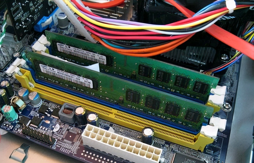 电脑cpu风扇正常转显示器黑屏原因,笔记本电脑频繁黑屏什么原因