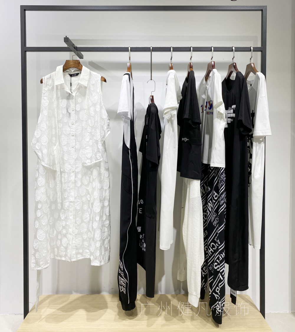 潮牌时尚休闲宽松中长款女装,潮流女装休闲宽松爆款