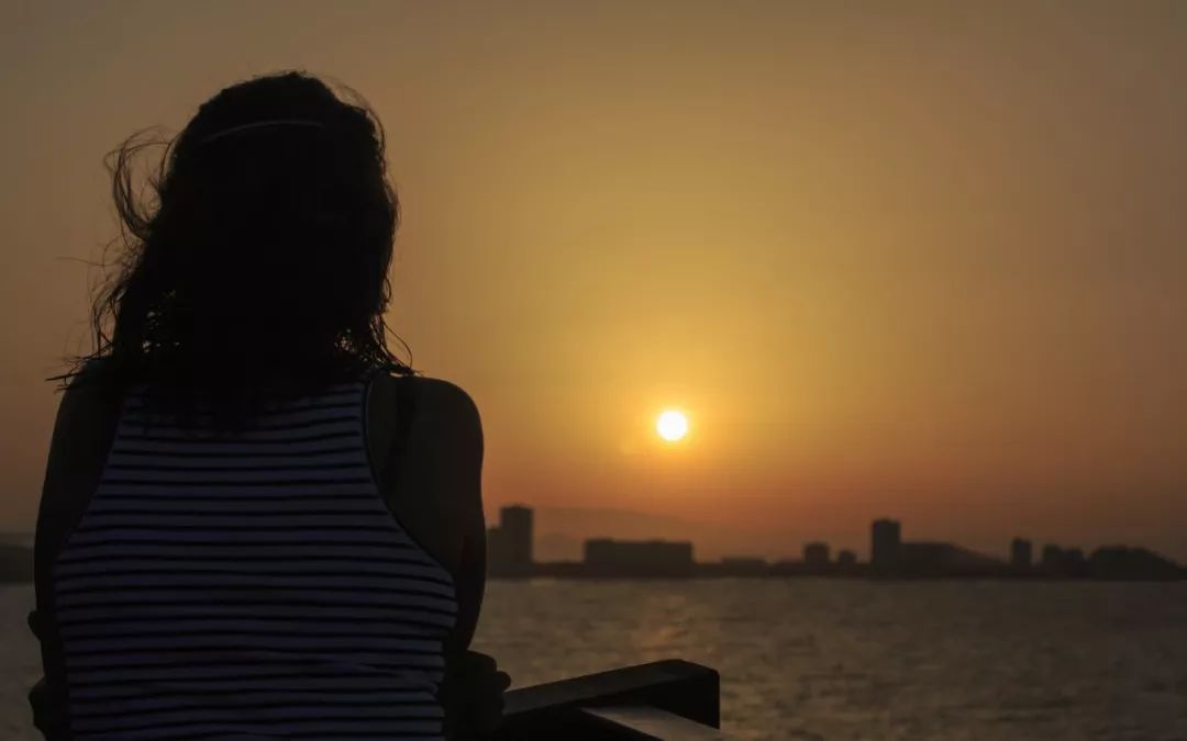 全职妈妈孩子就是自己的一切,全职妈妈很悲哀