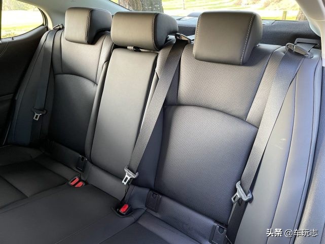 38号评测雷克萨斯es200,2023款雷克萨斯es250性能测试