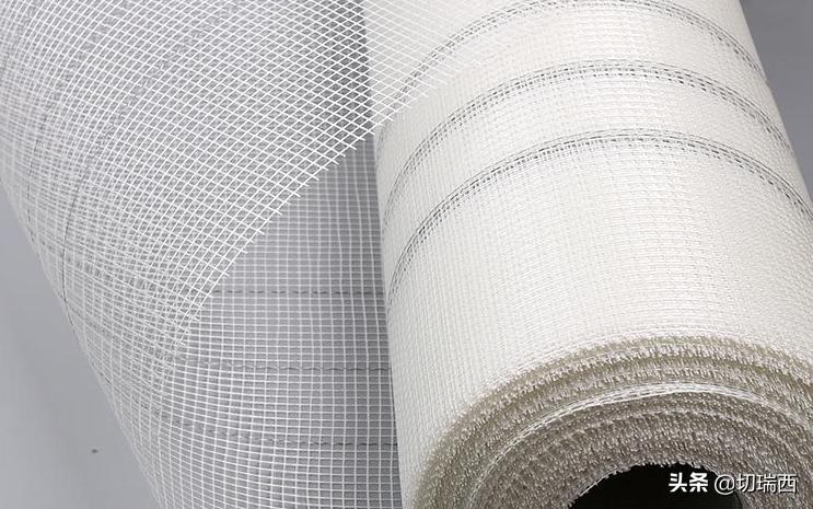 屋顶漏水怎么涂透明的防水材料,瓦片屋顶漏水最简单的修补方法