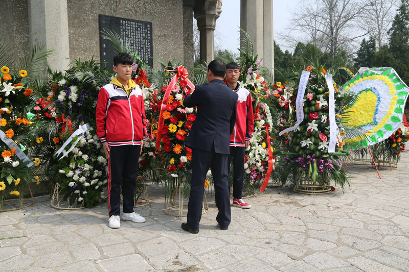 祭奠缅怀英烈，传承红色基因——益民中学策划学生到华东革命烈士陵园进行祭奠扫墓活动