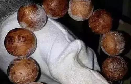 手串发霉了不用扔，只需这样处理一下