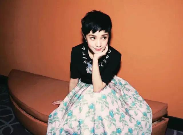 发际线显高脸有点长适合什么刘海,美人尖额头短菱形脸适合什么刘海