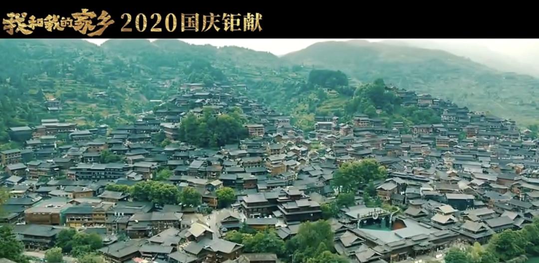 秋天第一顿“鸳鸯火锅”：唐探遇上疯狂外星人，天上掉下个佟丽娅