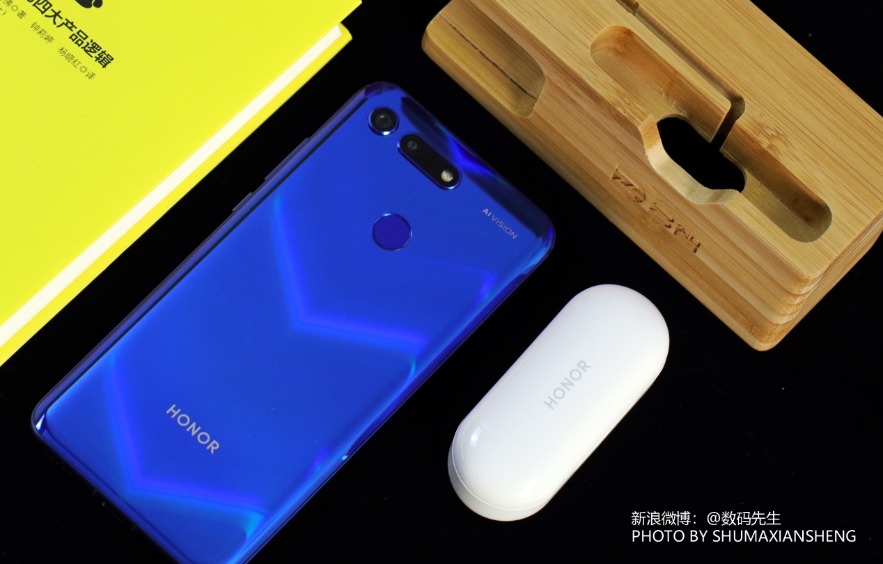 光荣蓝牙耳机flypods3与青春版,光荣无线耳机flypods青春版海外