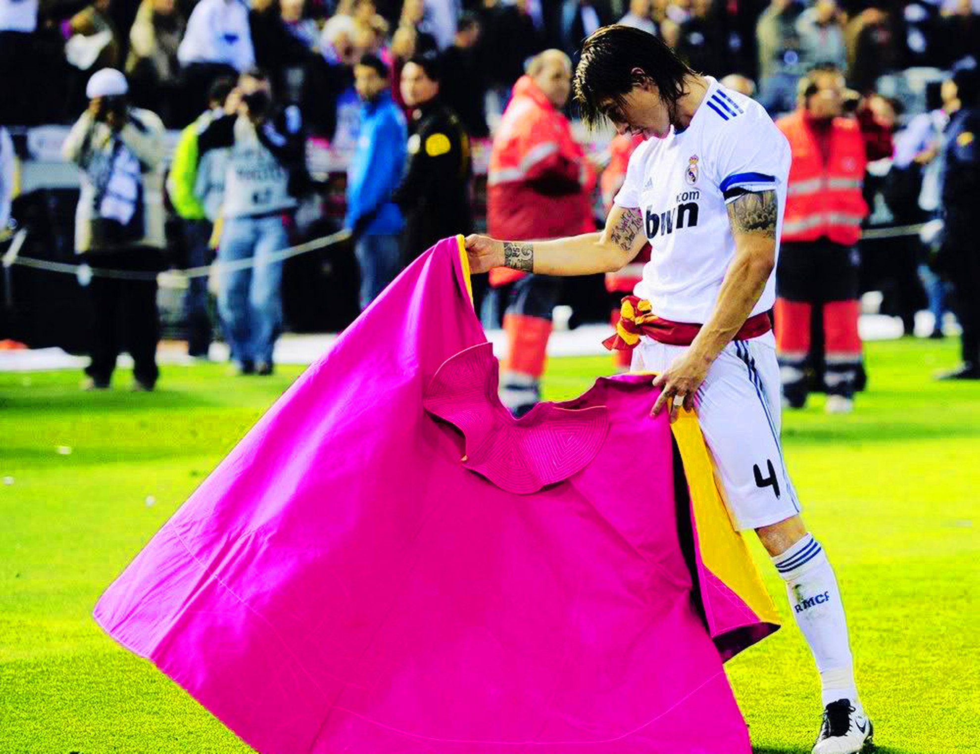 欧洲第一后卫拉莫斯,足坛恶汉佩佩拉莫斯