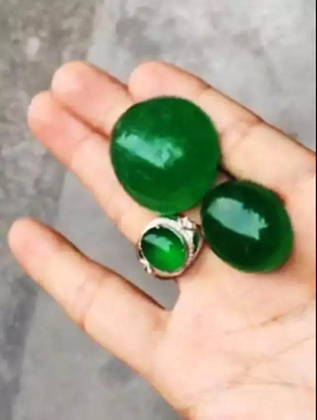 后江翡翠原石价格,几十块买的后江冰种翡翠原石