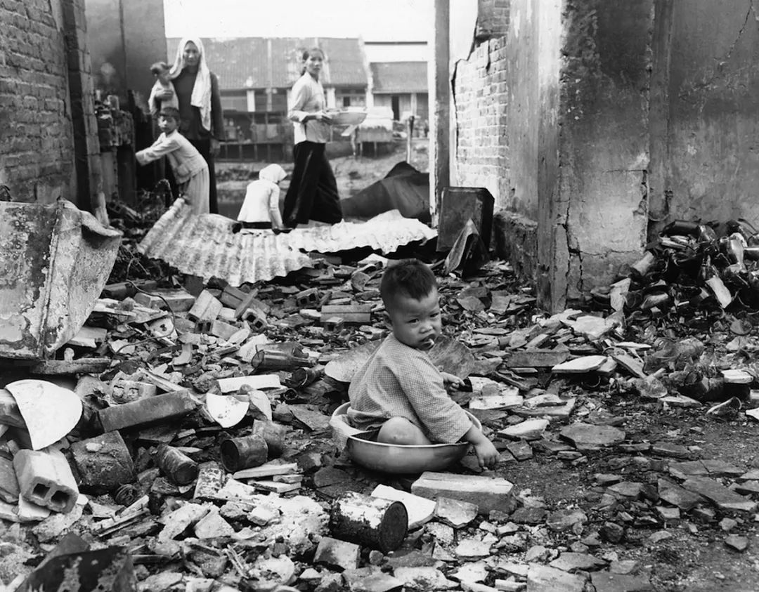 为消灭一名越南*击狙**手，美军动用整个炮兵团狂轰滥炸了一整晚