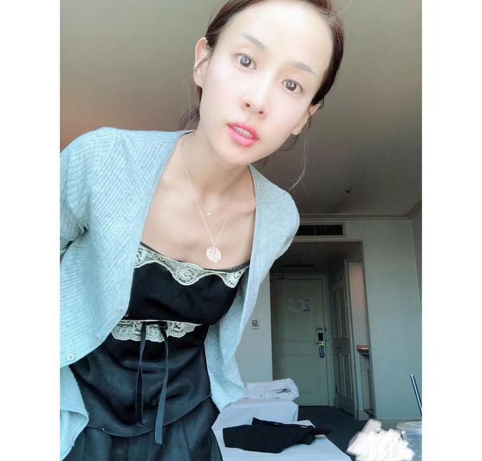 《上流寄生族》女主角原来是“韩版舒淇”被封“韩国第一*星艳**”