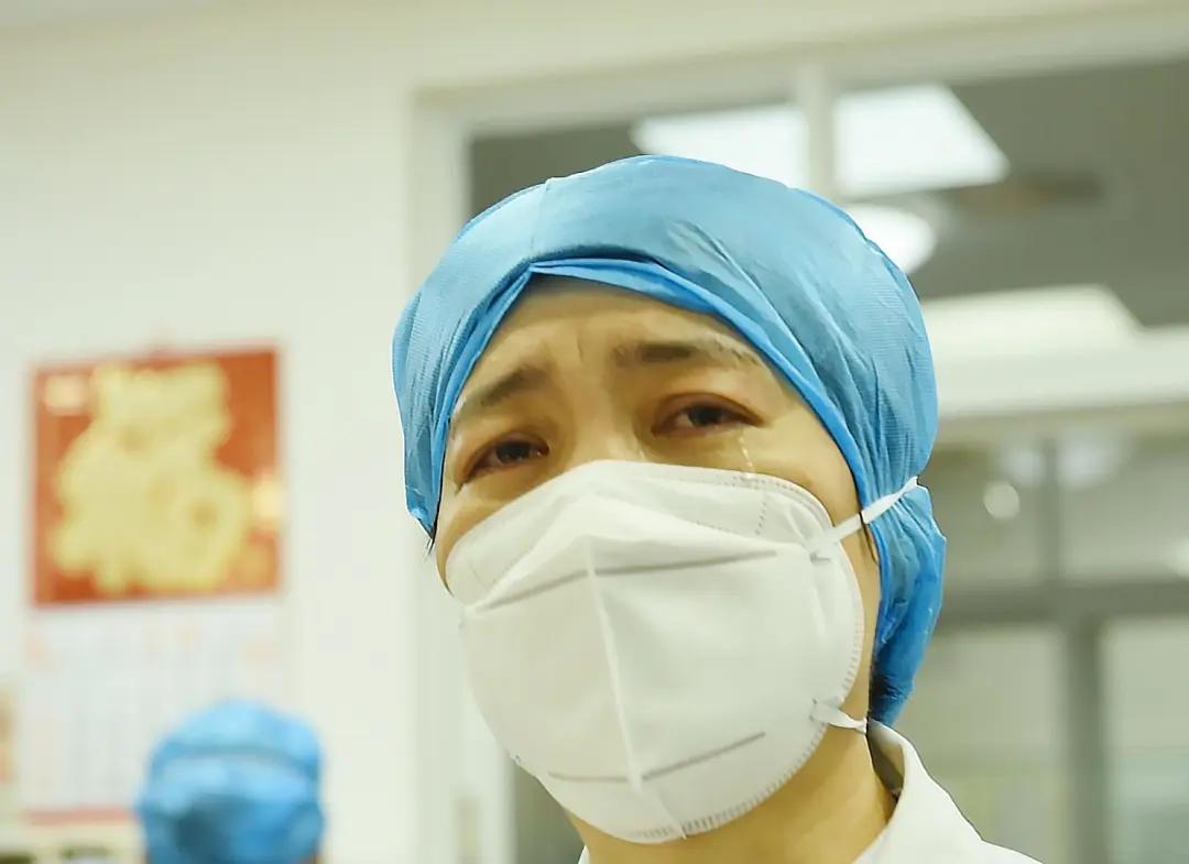 番禺｜“选择感染性疾病科专业的第一天，我就知道自己的责任”：奋战抗疫一线的白衣战士付喜花