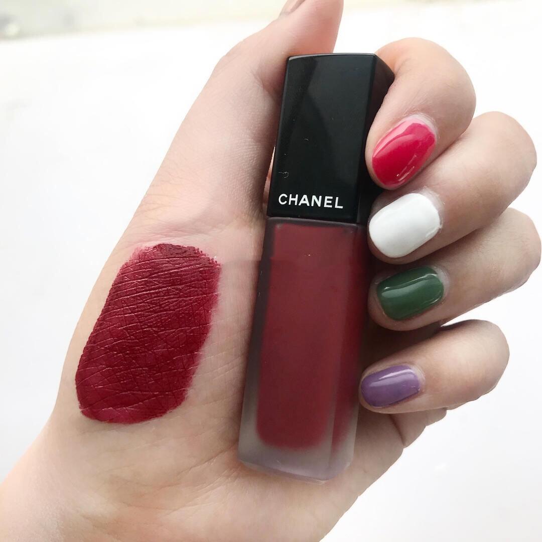 适合黑皮肤的迪奥888口红推荐 (黄皮迪奥口红999和080哪个好看)