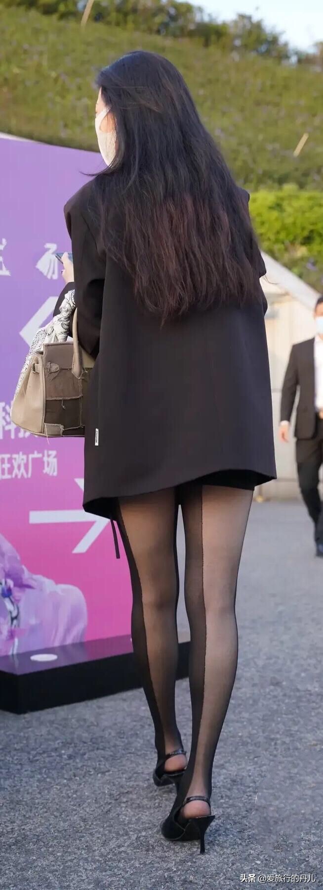 小姐姐西装霸气出场,小姐姐穿的高雅气质礼服