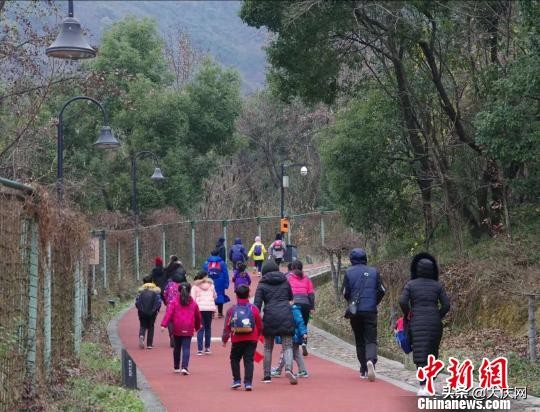 告别“节日病”：“燃烧卡路里”成为中国新年style