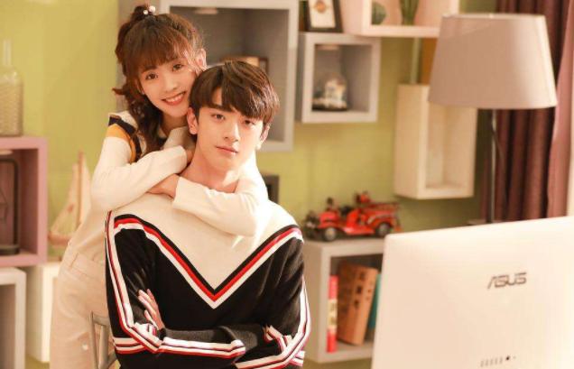 一杯荷叶茶，一首情歌的时间