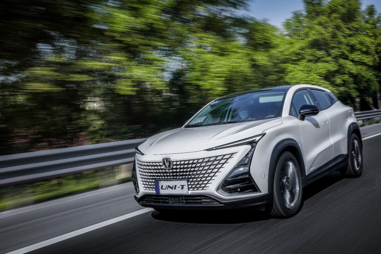 赛博朋克科幻汽车,科幻风格的汽车